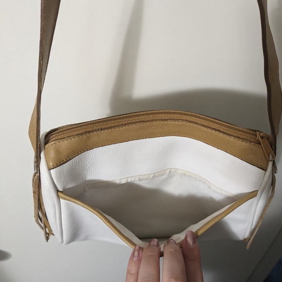 Guess white and tan fringe purse - Picture 7 of 12